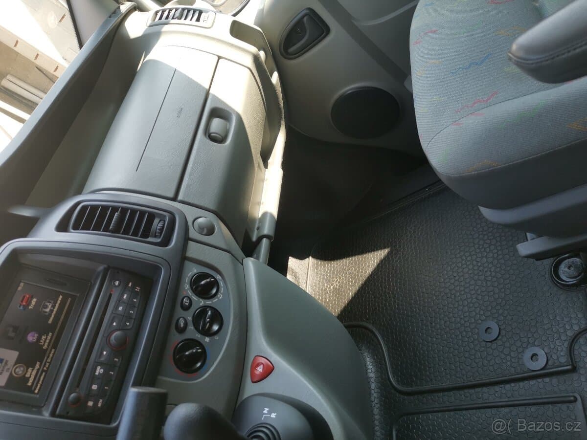2015 Opel VIVARO - 15