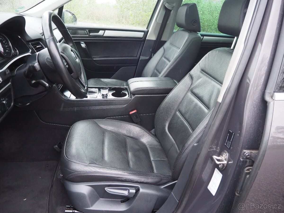 2012 Volkswagen TOUAREG - 15