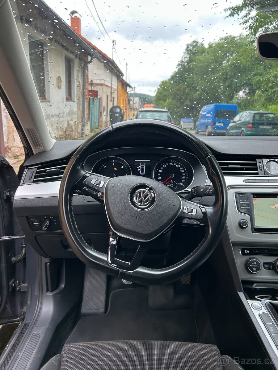2015 Volkswagen PASSAT - 15