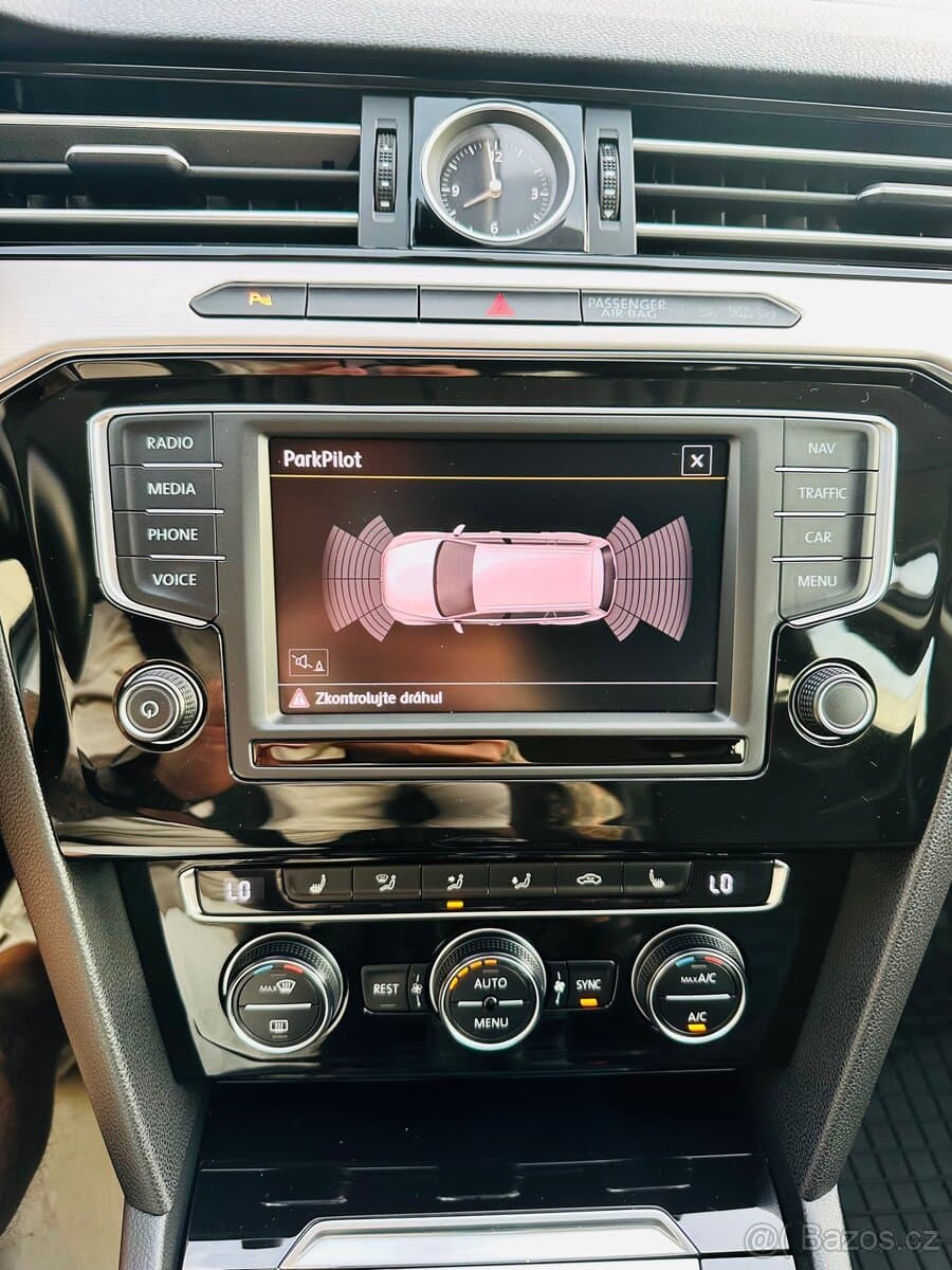 2016 Volkswagen PASSAT - 15