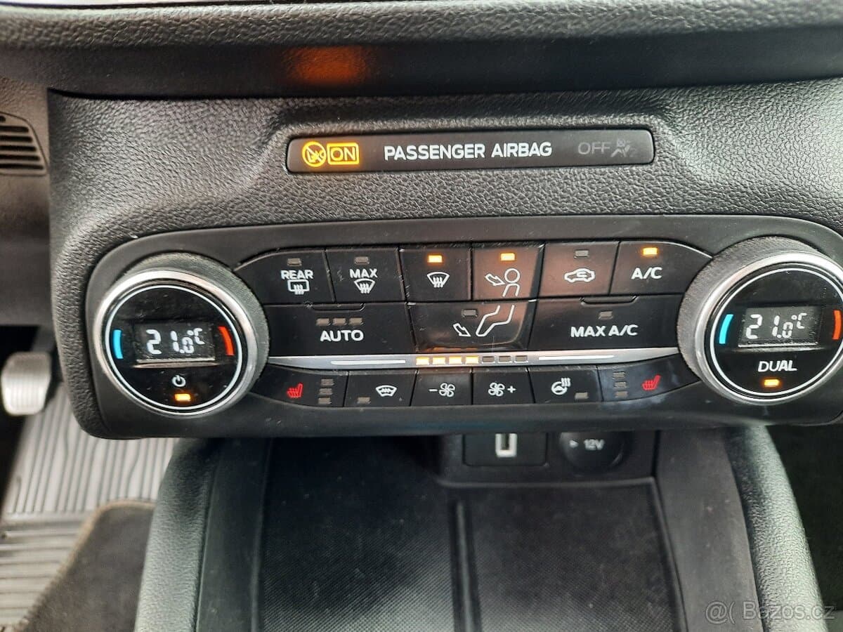 2019 Ford FOCUS - 15