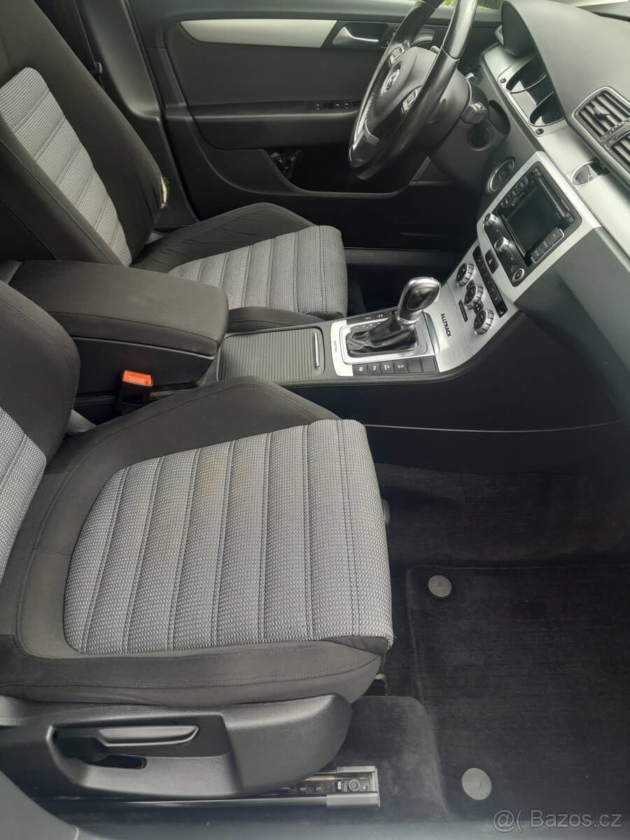 2012 Volkswagen PASSAT - 15