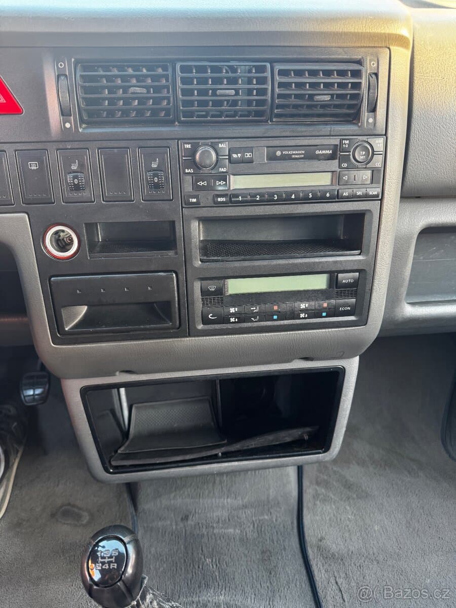 Volkswagen MULTIVAN - 29