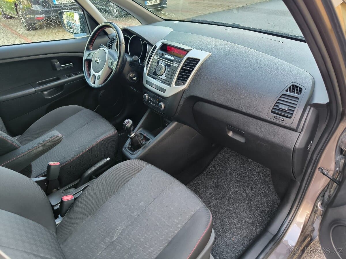 2017 Kia VENGA - 15