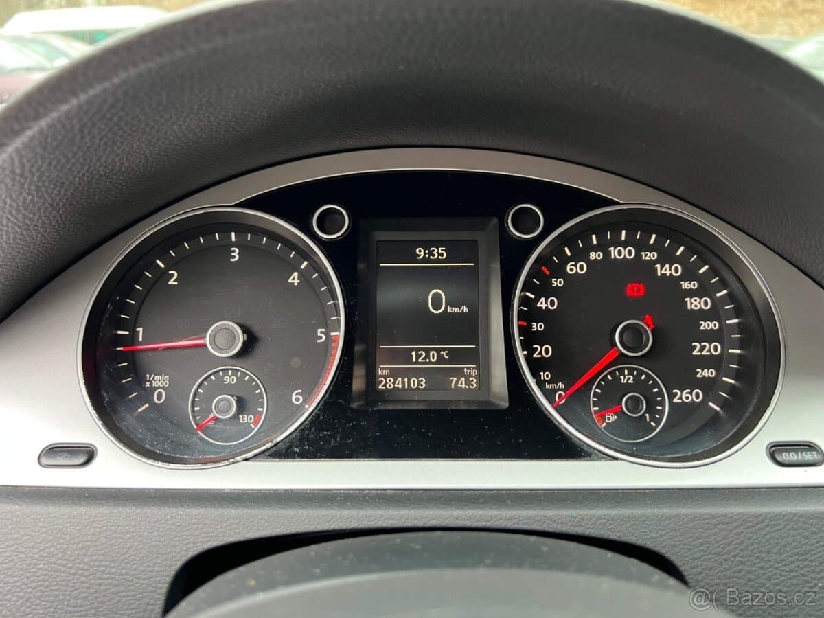 2010 Volkswagen PASSAT - 15