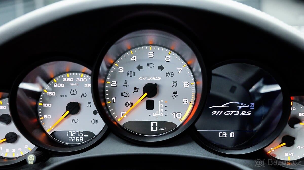 2018 Porsche 911 - 15
