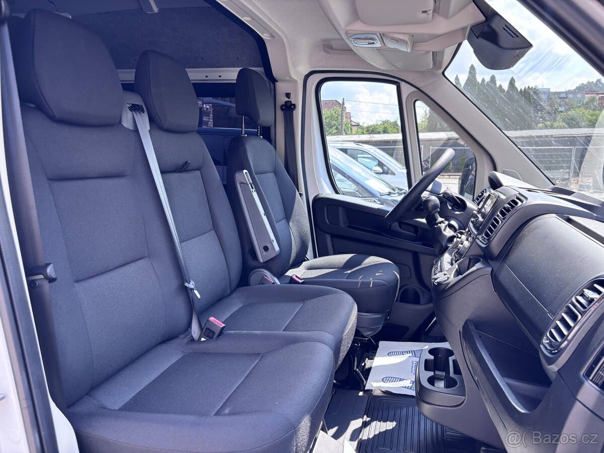 2025 Toyota PROACE - 15