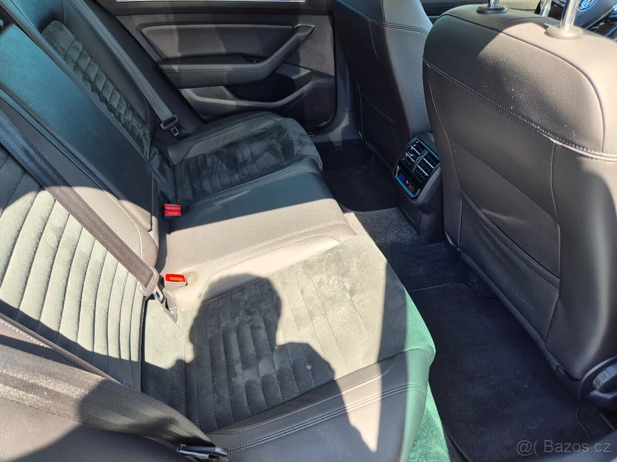 2015 Volkswagen PASSAT - 15