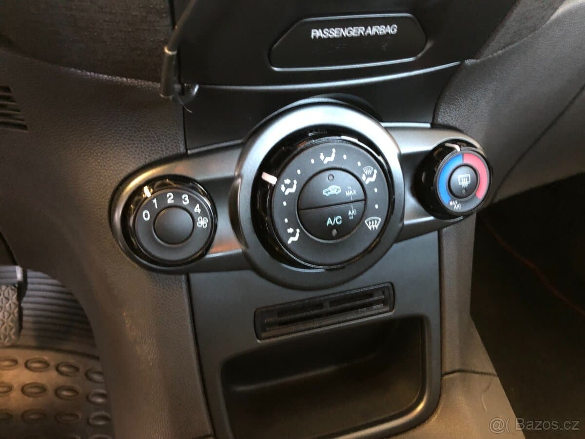 2014 Ford FIESTA - 15