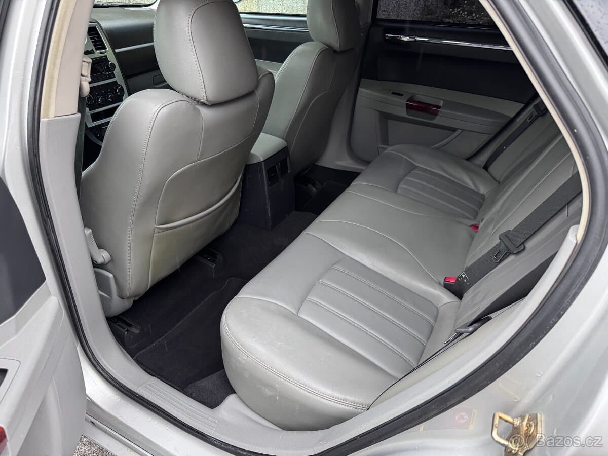 2007 Chrysler 300C - 15