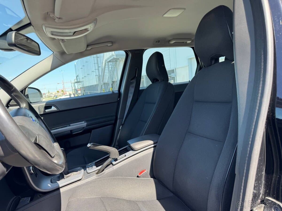 2011 Volvo V50 - 15
