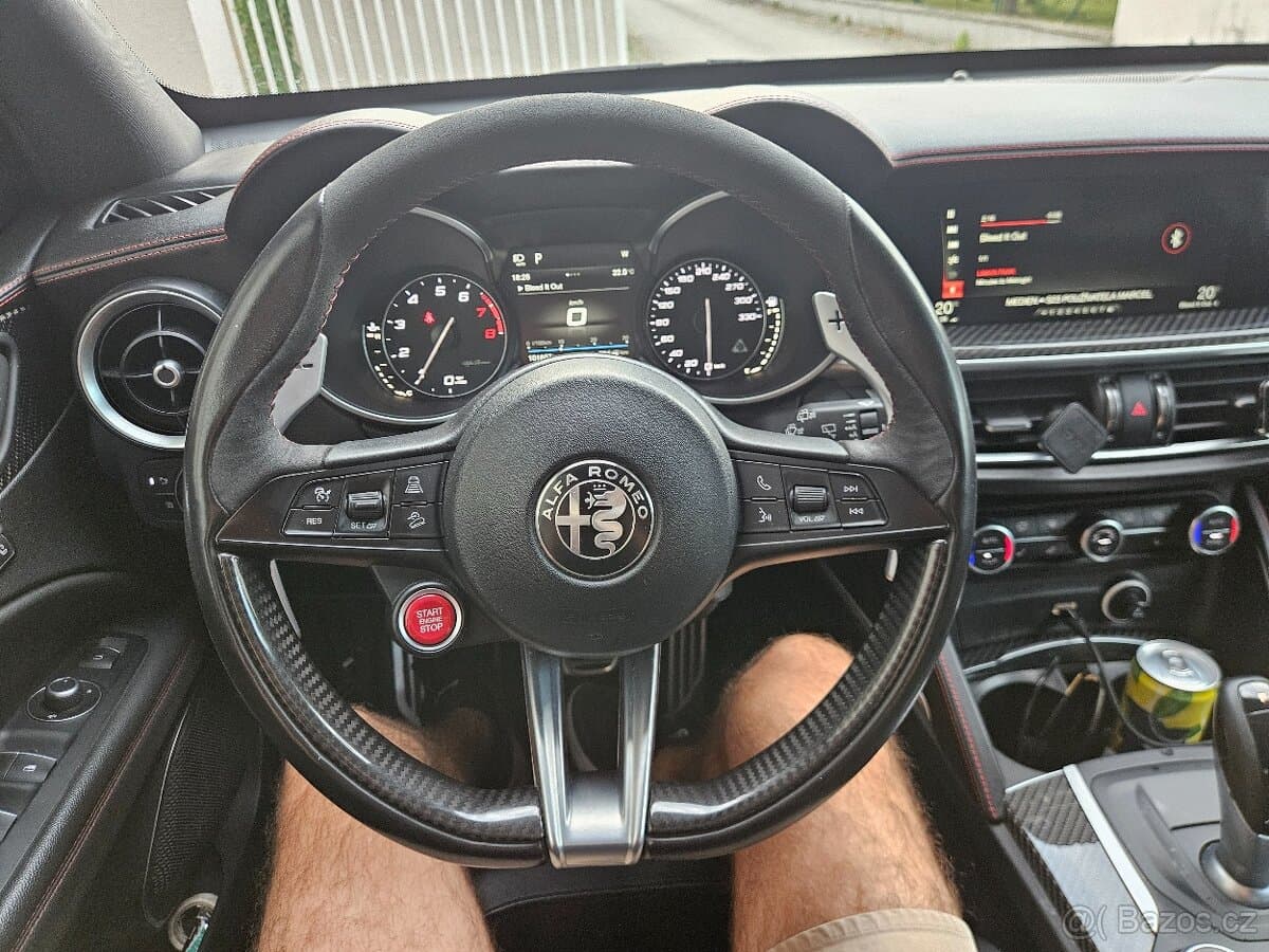 2018 Alfa Romeo STELVIO - 15