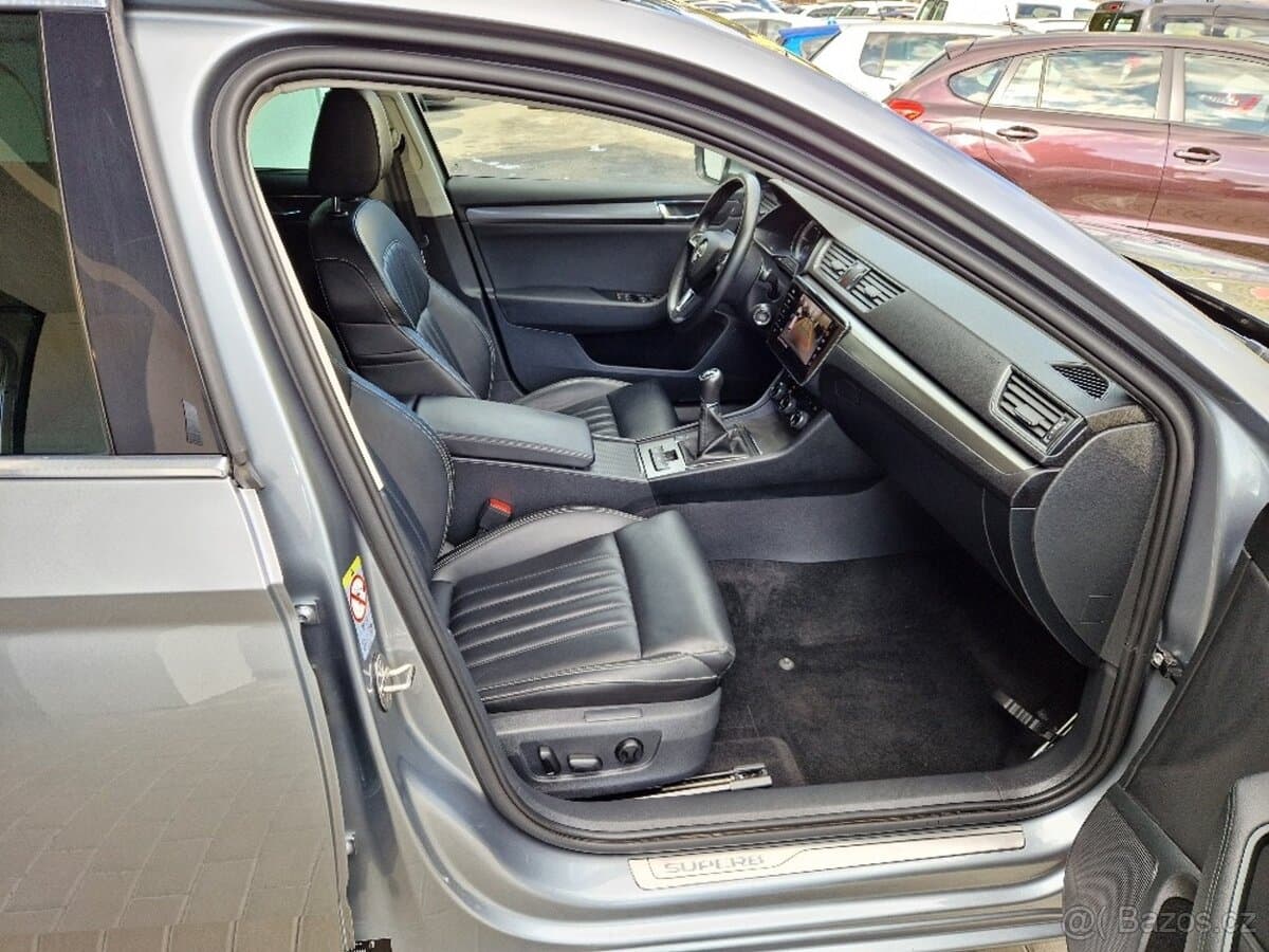 2020 Škoda SUPERB - 15