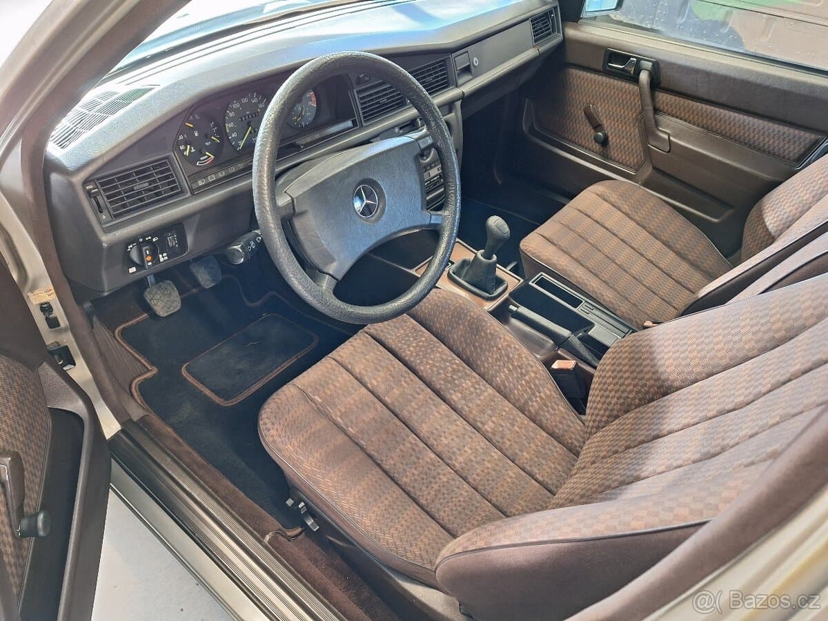 1989 Mercedes-Benz 190 - 15