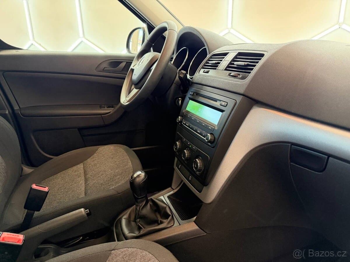 2015 Škoda YETI - 15