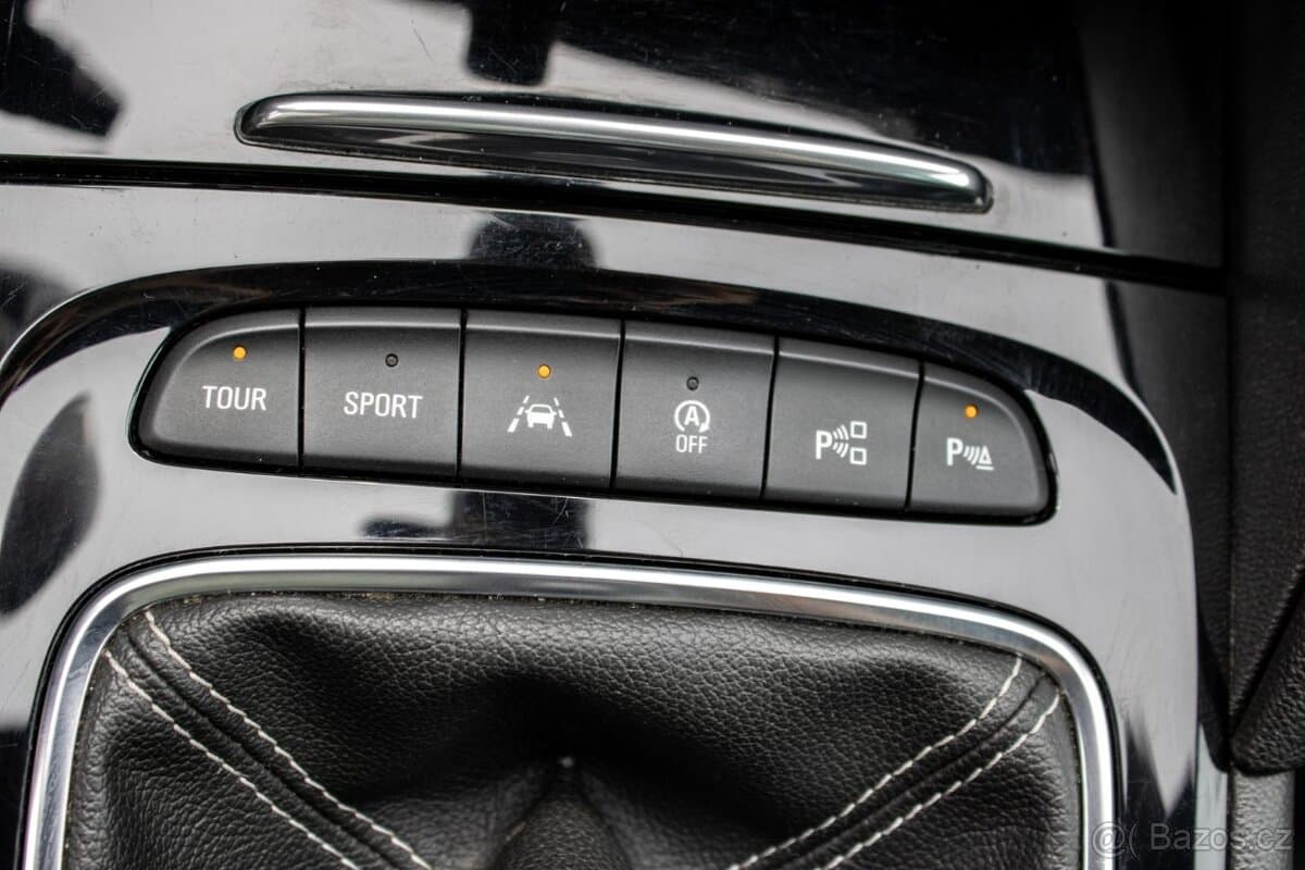 2018 Opel INSIGNIA - 15