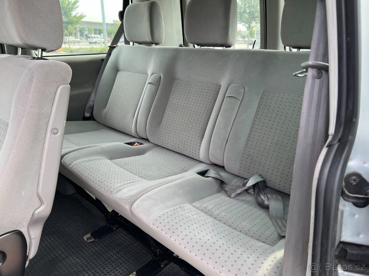2003 Volkswagen CARAVELLE - 15