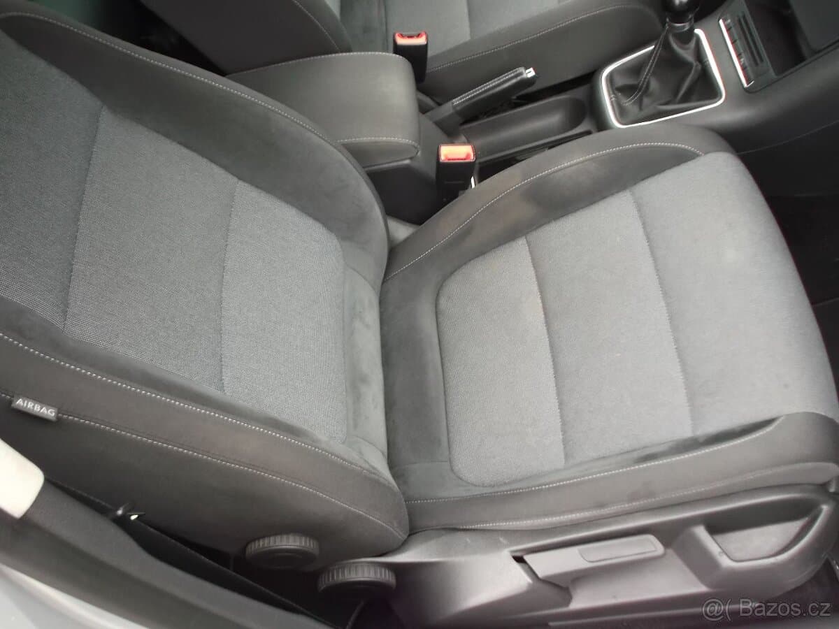 2011 Volkswagen GOLF - 15