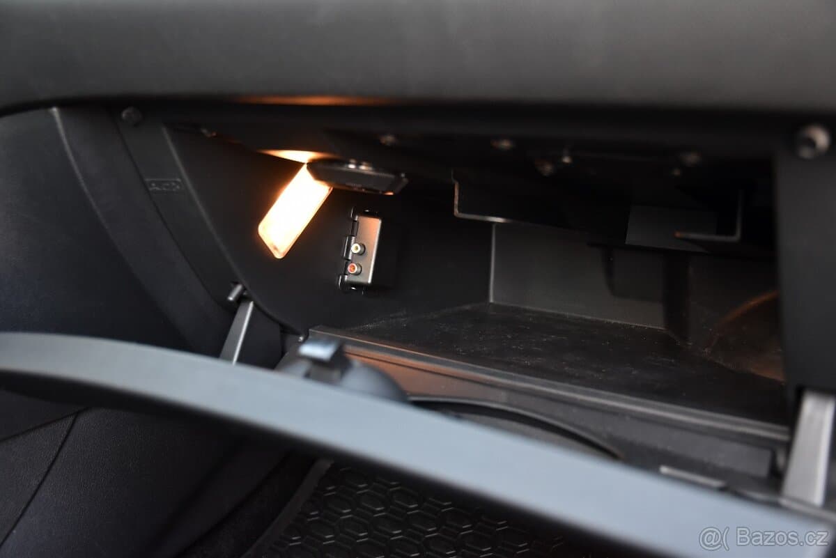 2012 Peugeot 308 - 15