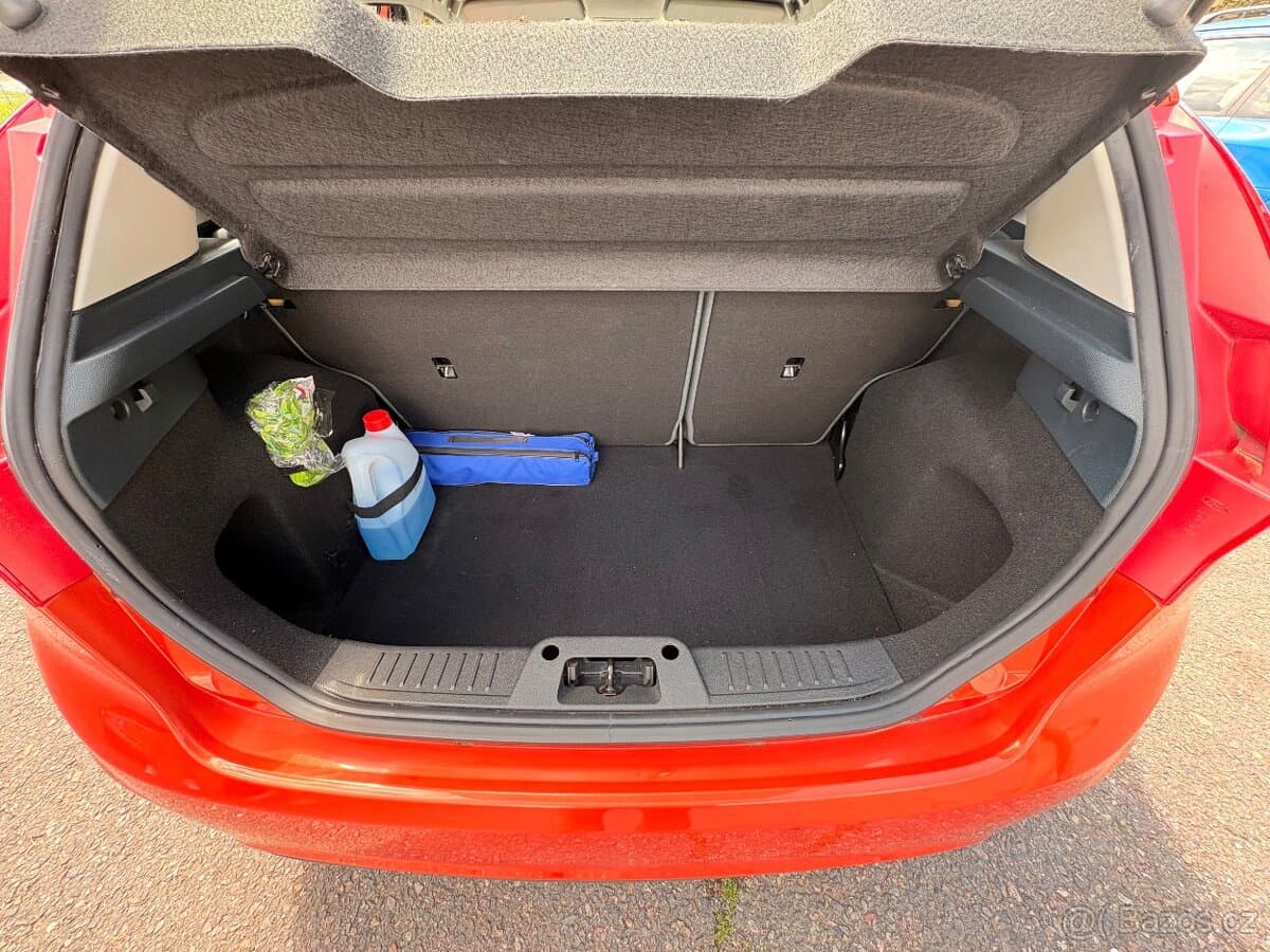 2011 Ford FIESTA - 15