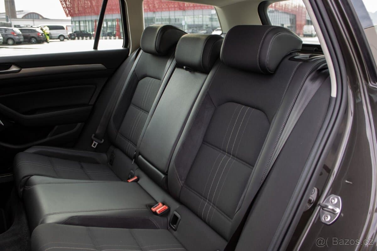 2018 Volkswagen PASSAT - 15