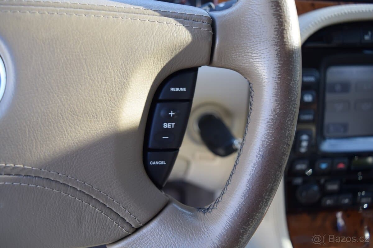 2004 Jaguar XJ - 15