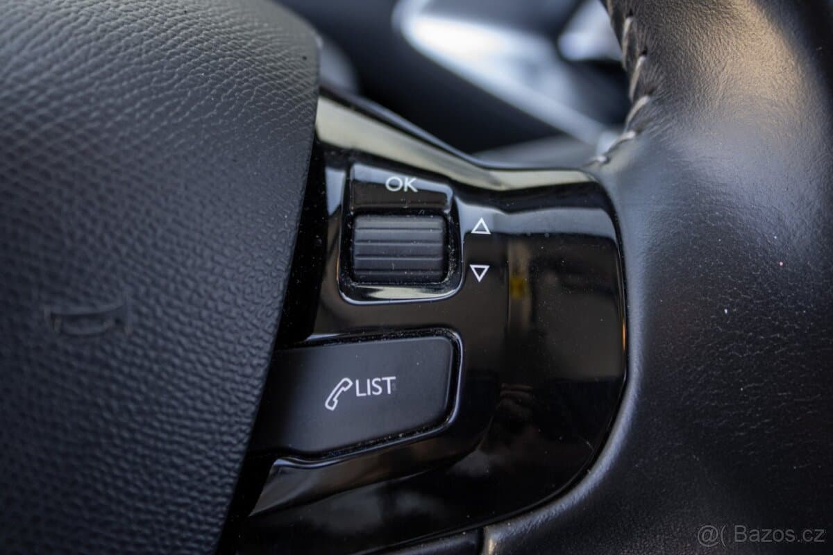 2019 Peugeot 308 - 15