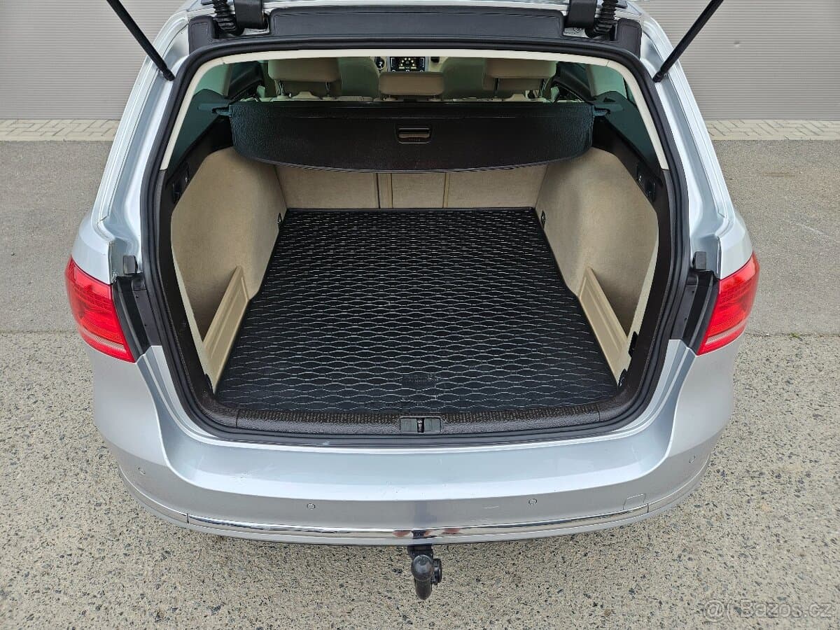 2011 Volkswagen PASSAT - 15