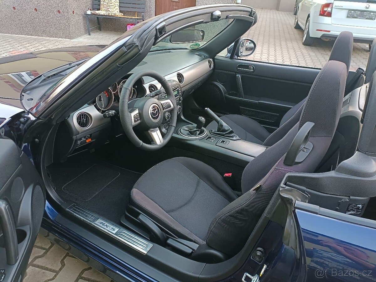 2010 Mazda MX-5 - 15
