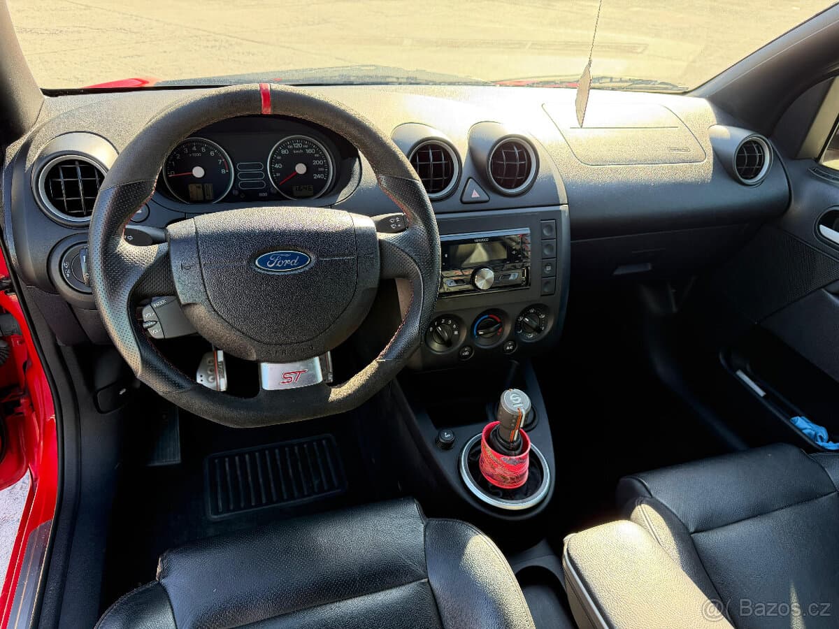Ford FIESTA - 15