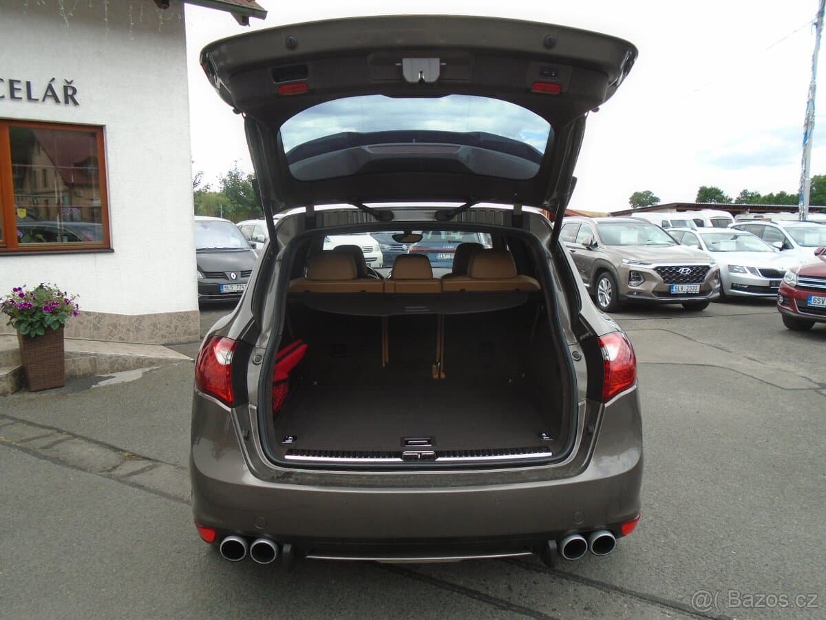 2011 Porsche CAYENNE - 15
