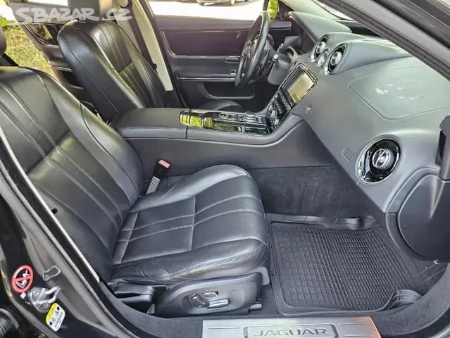 2015 Jaguar XJ - 15