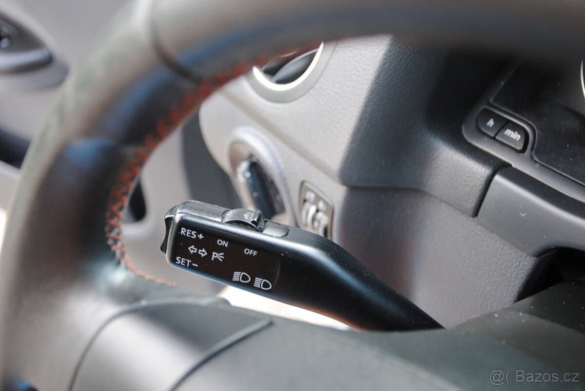 2006 Volkswagen GOLF - 15