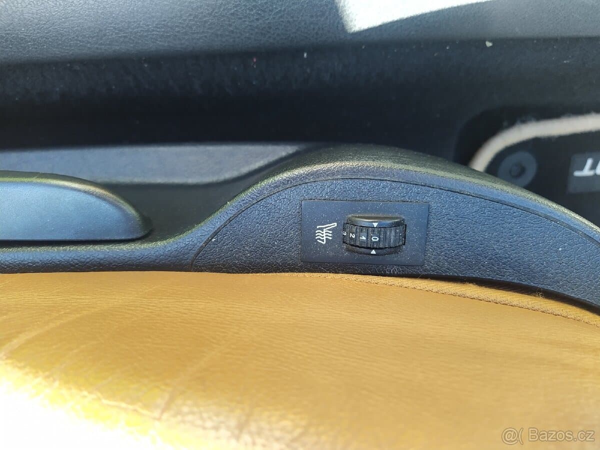 Peugeot 207 - 15