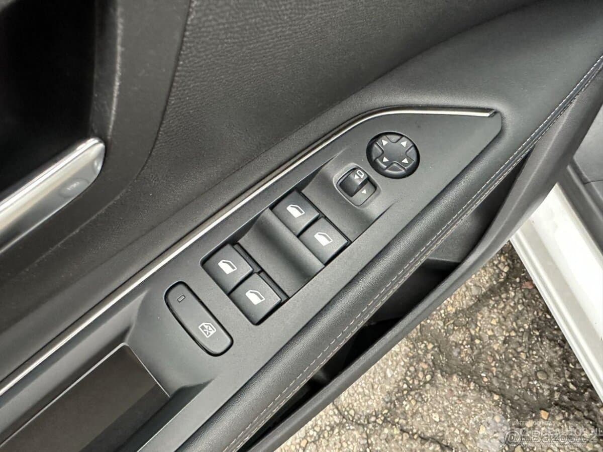 2019 Peugeot 3008 - 15
