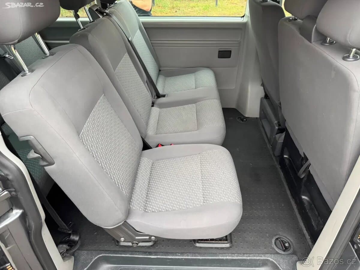 2010 Volkswagen CARAVELLE - 15