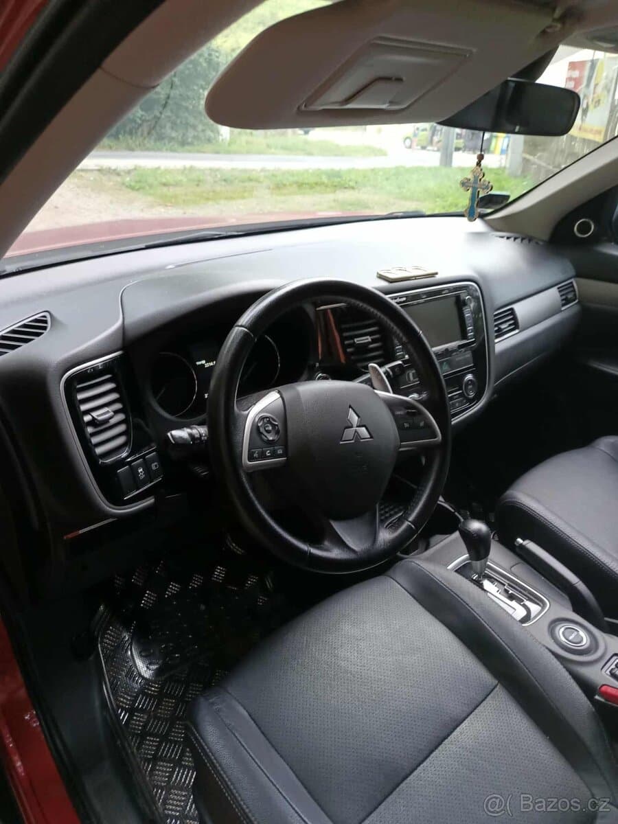 2014 Mitsubishi OUTLANDER - 15