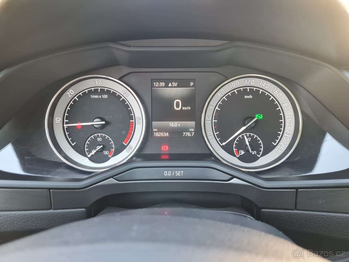 2020 Škoda SUPERB - 15