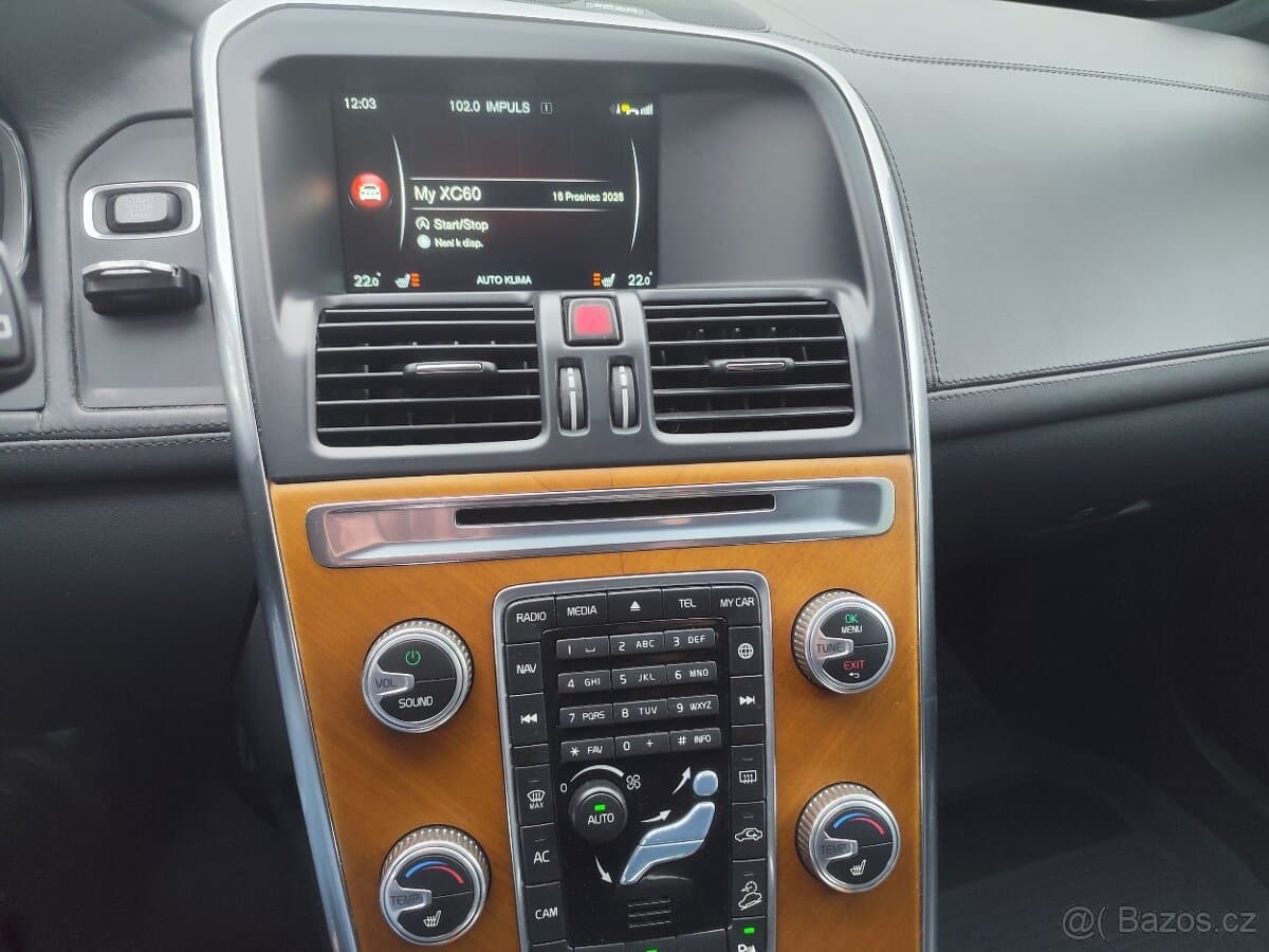 2015 Volvo XC60 - 15