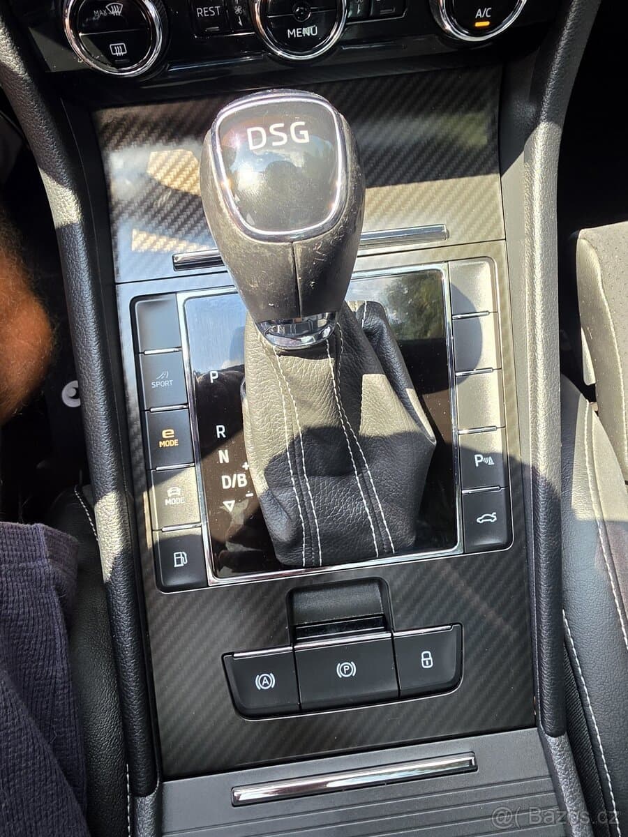 2021 Škoda SUPERB - 15