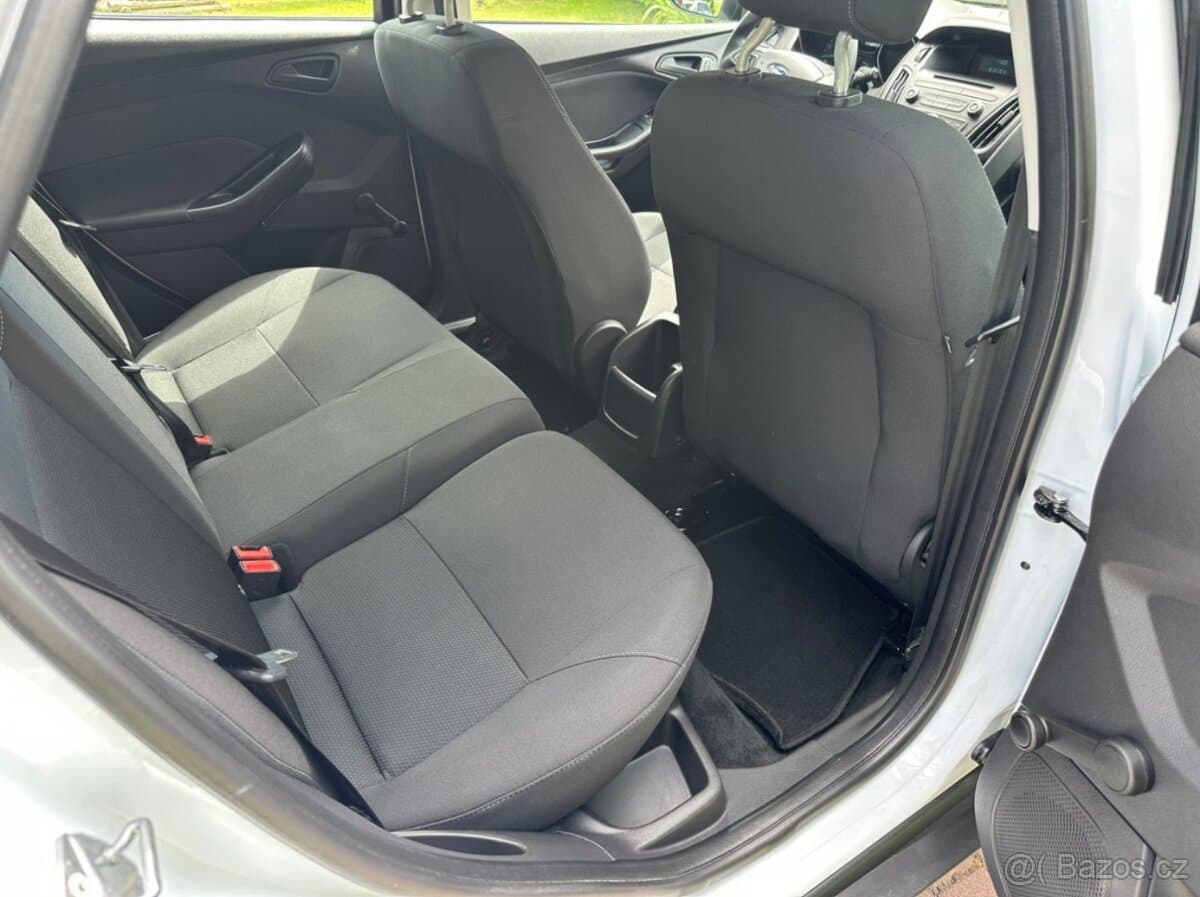 2015 Ford FOCUS - 15