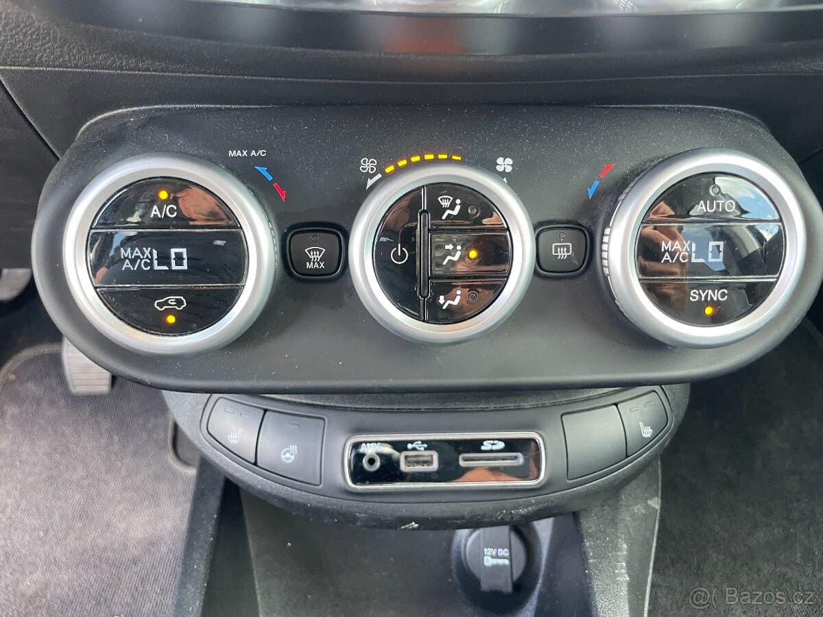 2015 Fiat 500X - 15