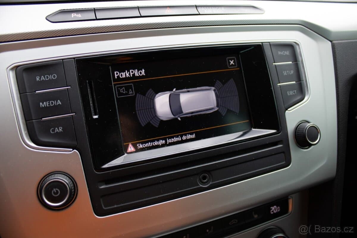 2016 Volkswagen PASSAT - 15
