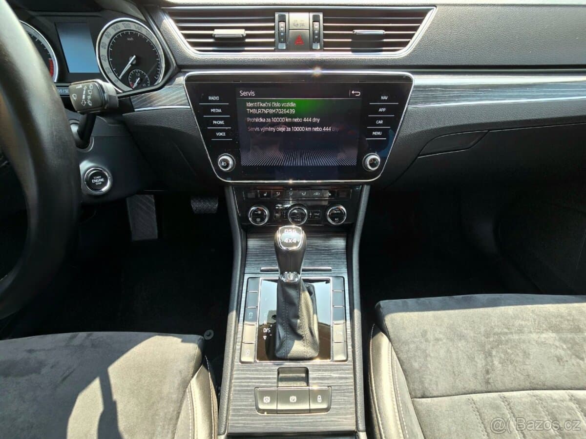 2020 Škoda SUPERB - 15