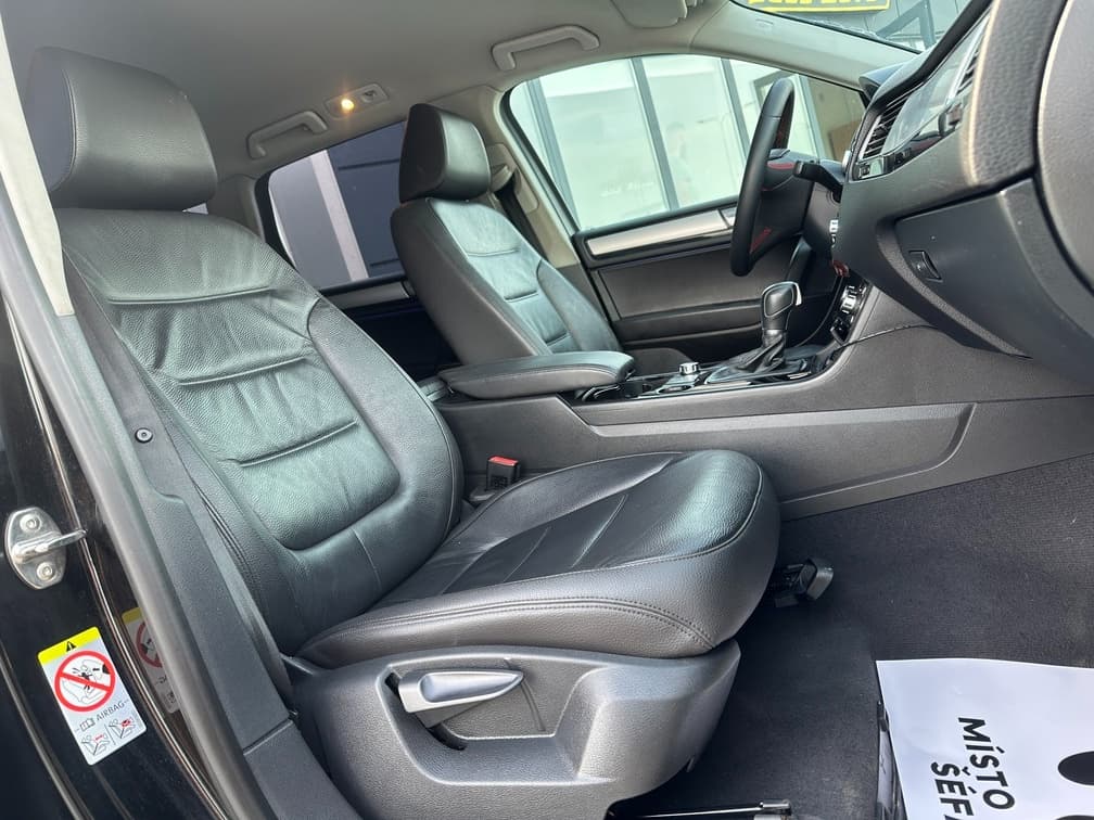 2013 Volkswagen TOUAREG - 15