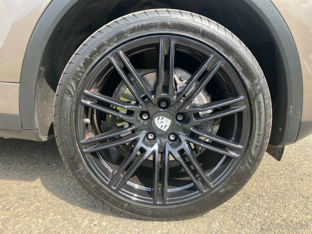 2012 Porsche CAYENNE - 15