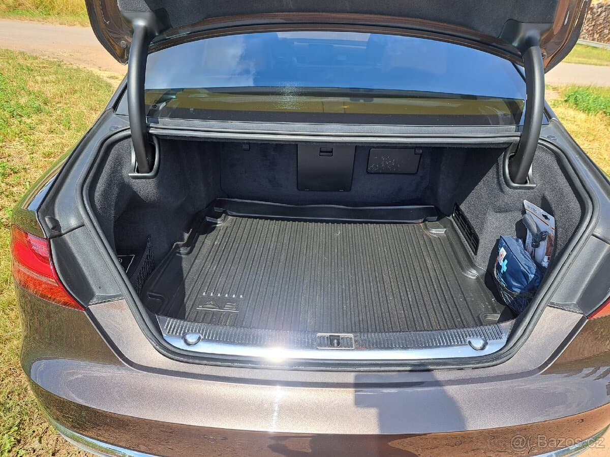 2014 Audi A8 - 15