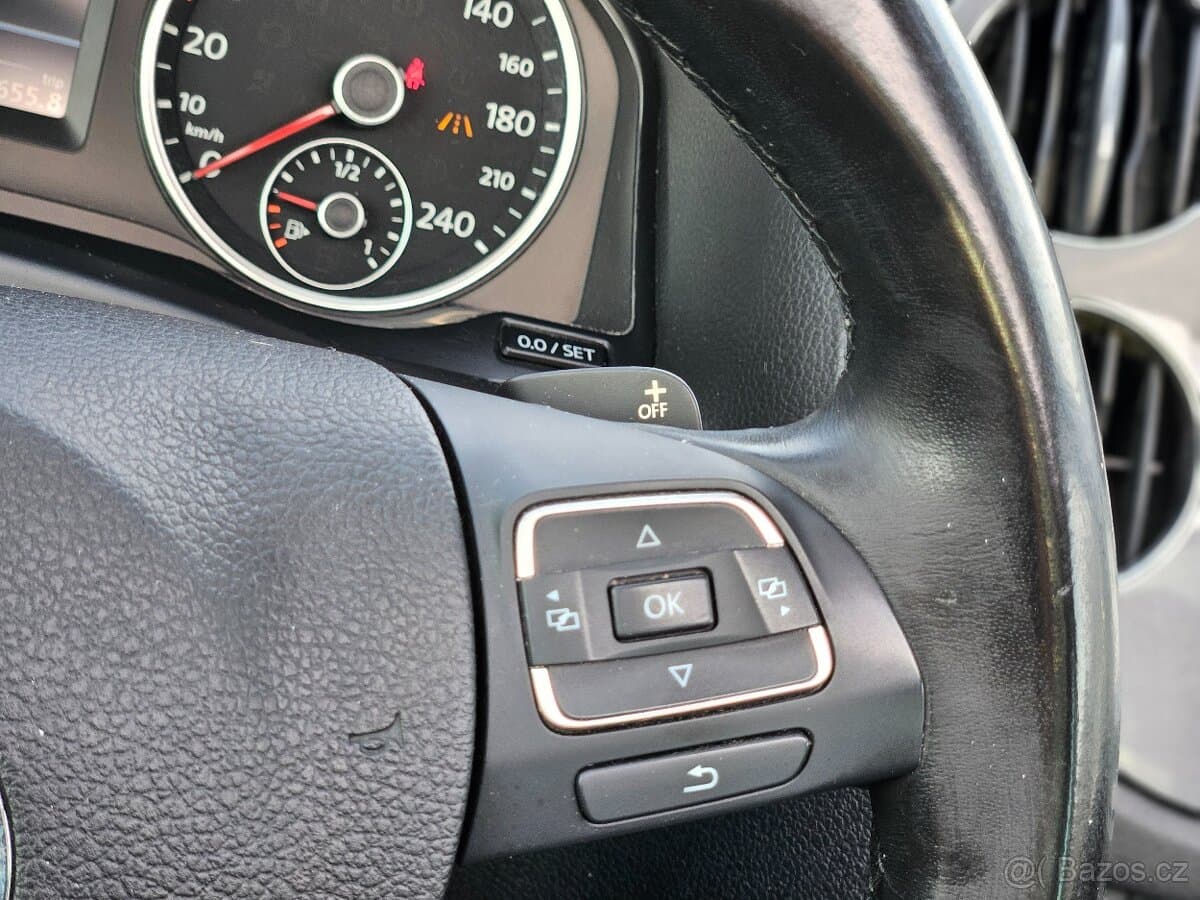 2012 Volkswagen TIGUAN - 15