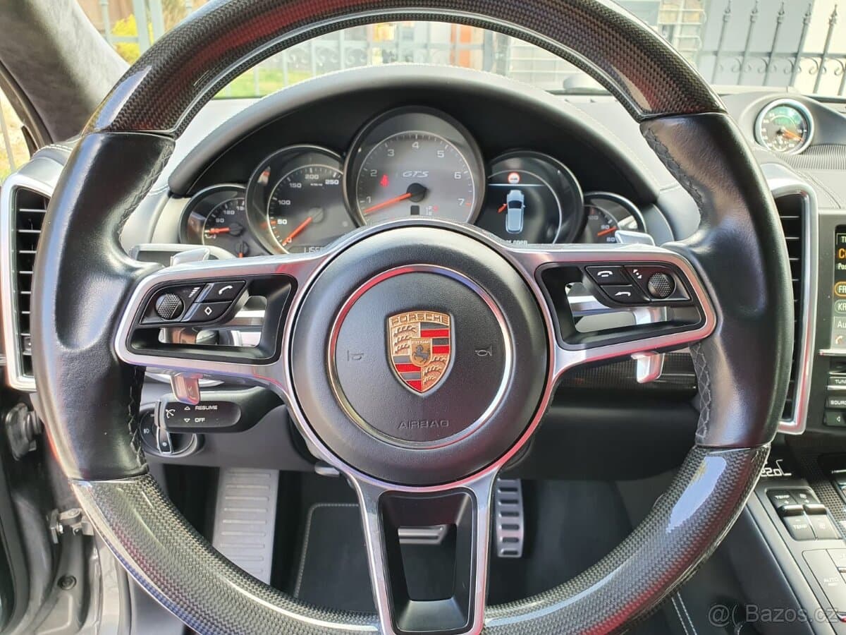 2015 Porsche CAYENNE - 15
