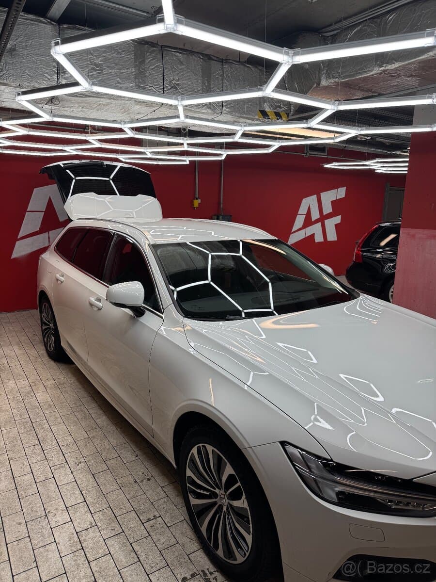 2020 Volvo V90 - 15